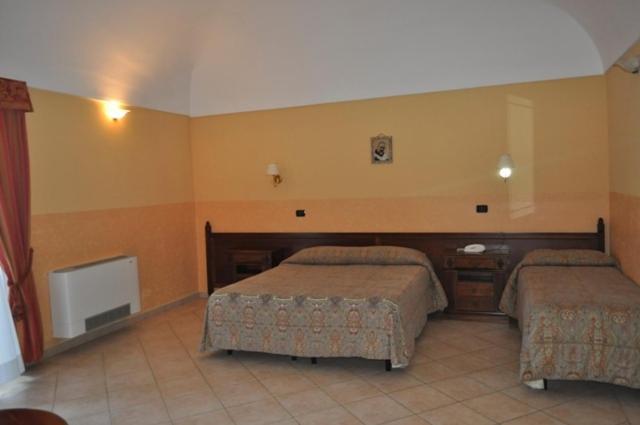 Tenuta Santa Lucia Hotel San Giovanni Rotondo Værelse billede