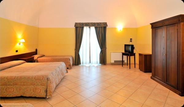 Tenuta Santa Lucia Hotel San Giovanni Rotondo Værelse billede